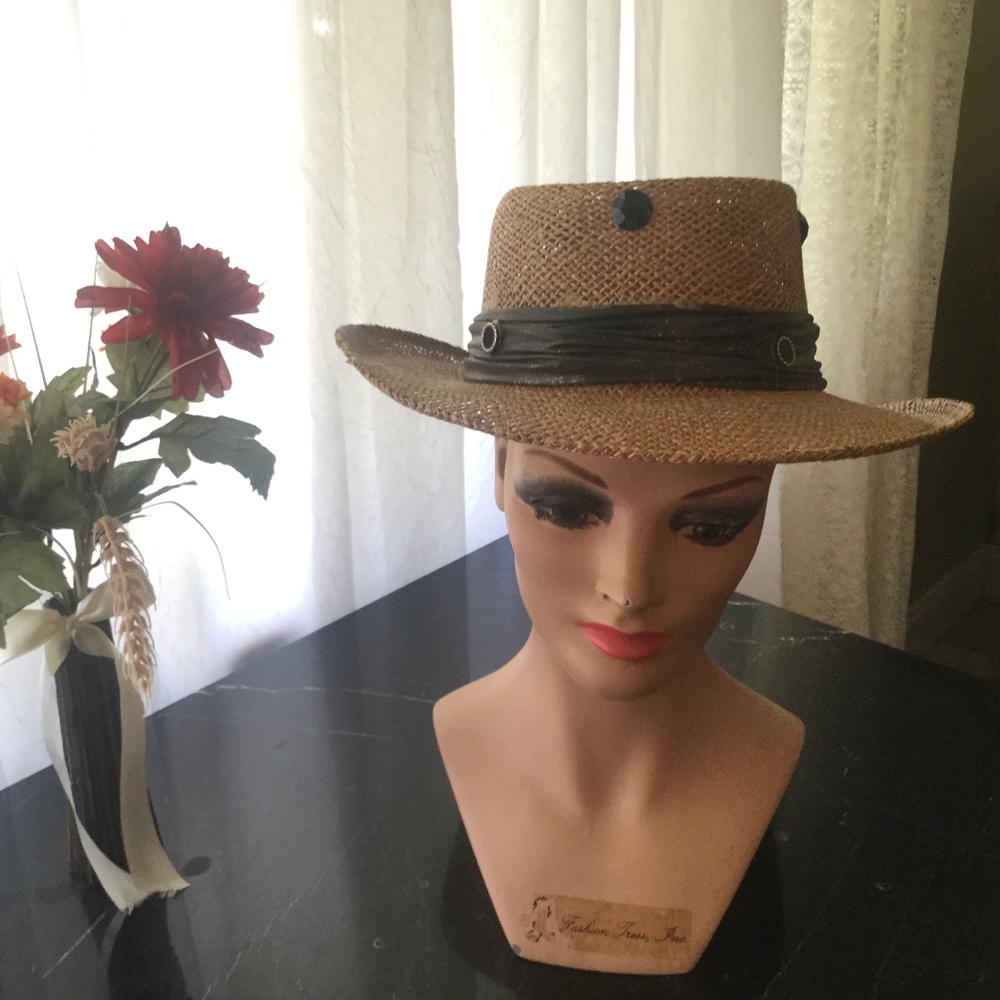 Straw hat with ribbon and bow-tie decor